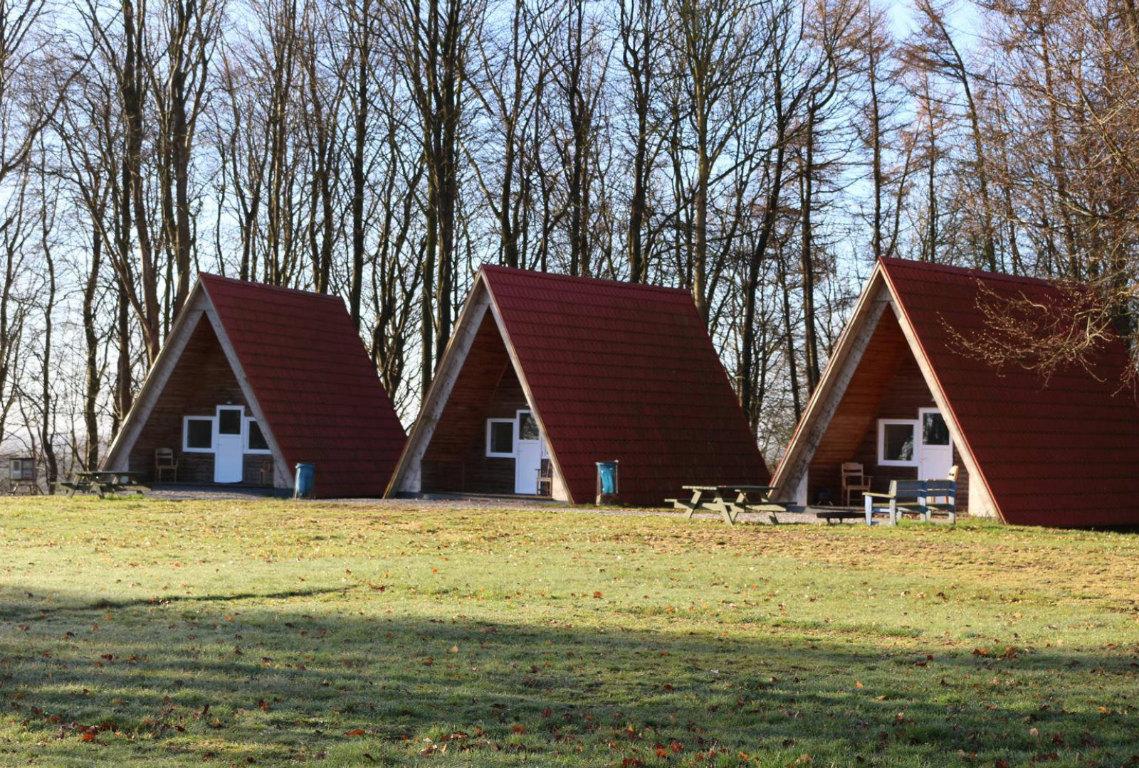 Erstellung von drei Holzhütten auf dem Knivsberg